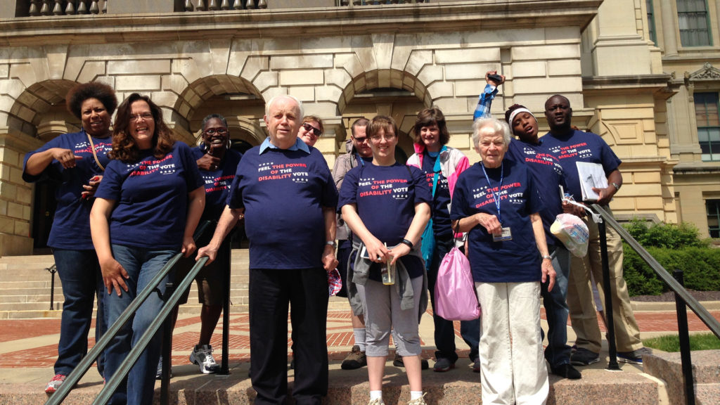 Class of 2017 individuals outside the capitol building